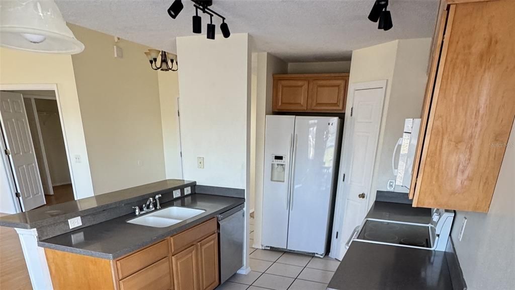 For Sale: $405,000 (4 beds, 2 baths, 1570 Square Feet)