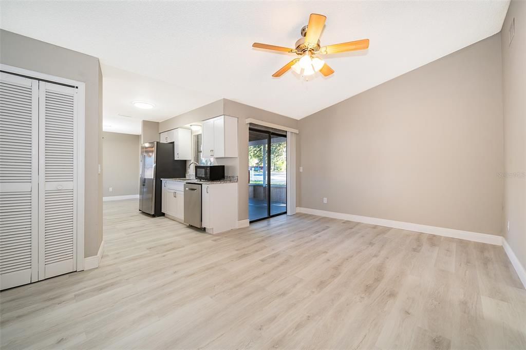 For Sale: $369,900 (3 beds, 2 baths, 1321 Square Feet)