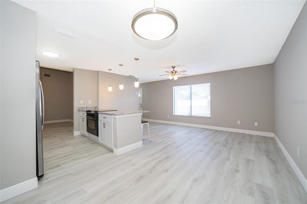 For Sale: $369,900 (3 beds, 2 baths, 1321 Square Feet)