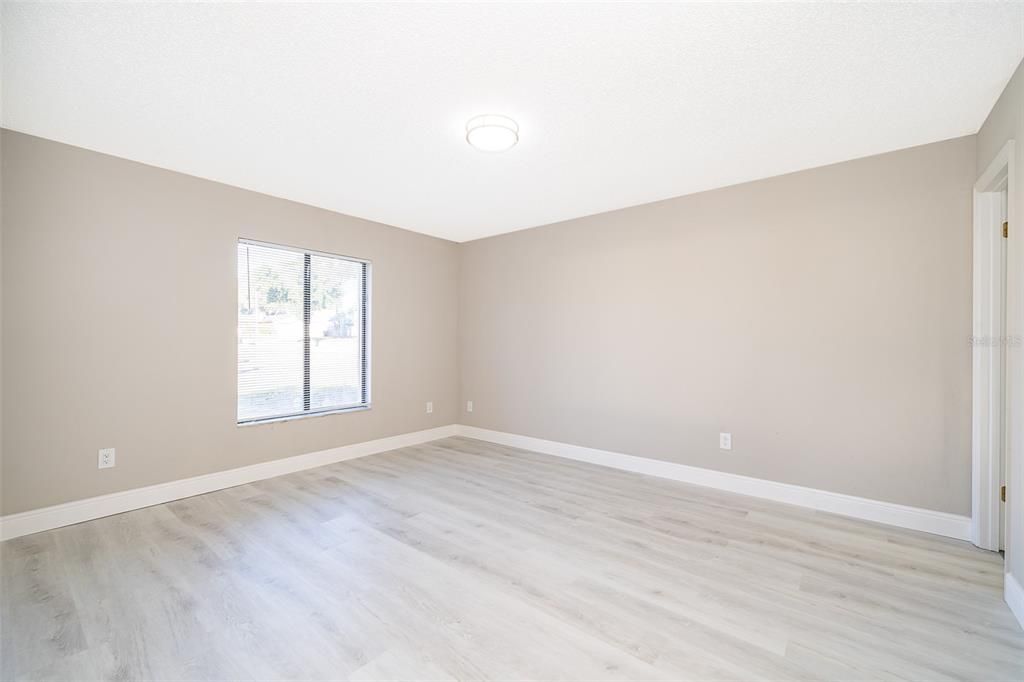 For Sale: $369,900 (3 beds, 2 baths, 1321 Square Feet)