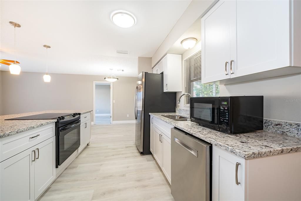 For Sale: $369,900 (3 beds, 2 baths, 1321 Square Feet)