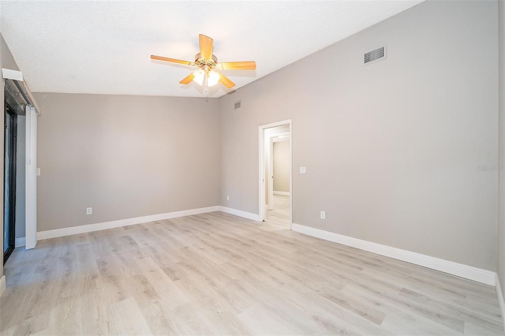 For Sale: $369,900 (3 beds, 2 baths, 1321 Square Feet)