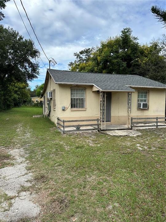 Front view of driveway