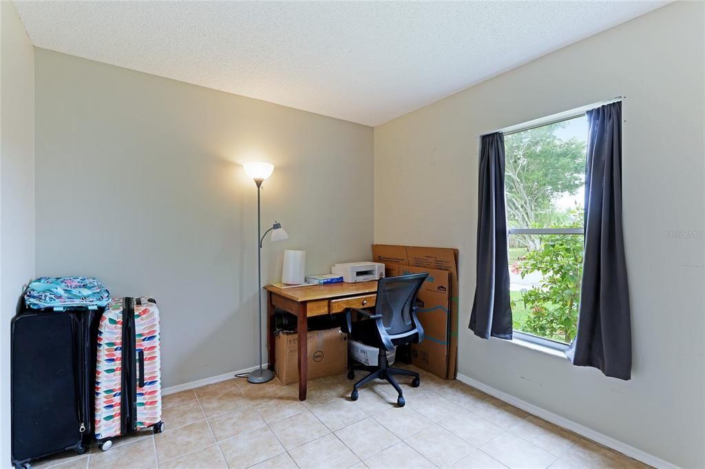 For Sale: $345,000 (3 beds, 2 baths, 1407 Square Feet)