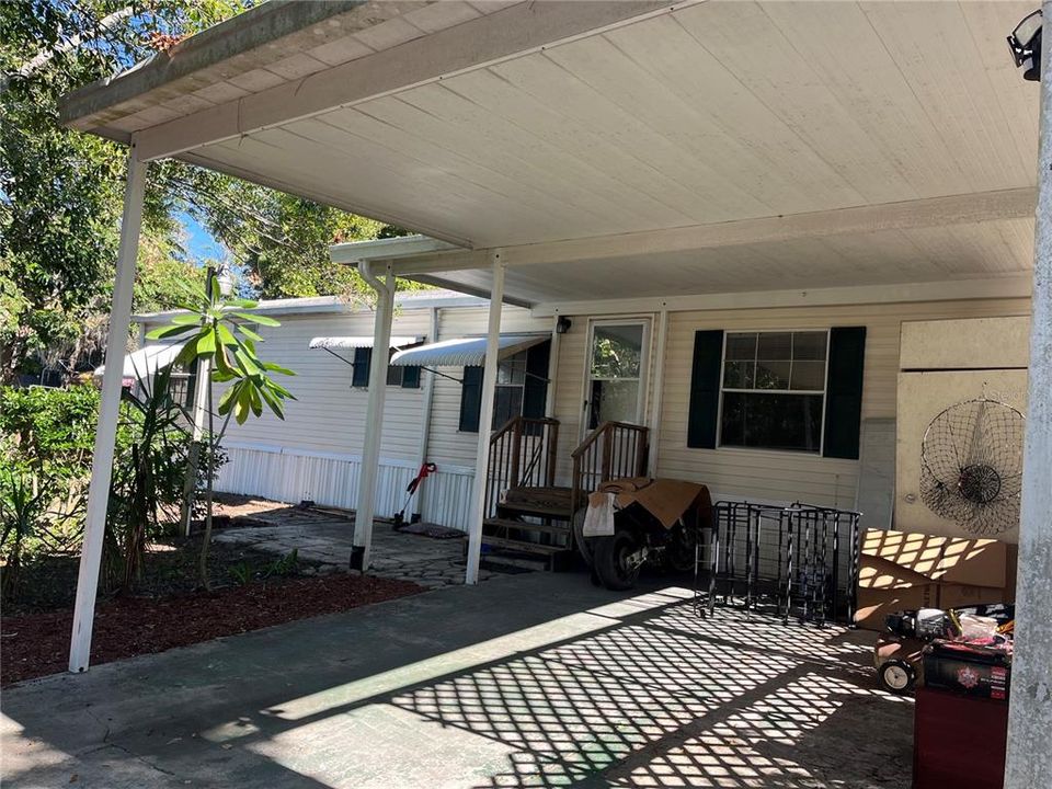 Active With Contract: $125,000 (3 beds, 2 baths, 904 Square Feet)