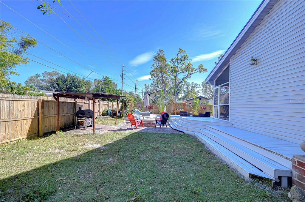 Active With Contract: $749,900 (3 beds, 2 baths, 2161 Square Feet)