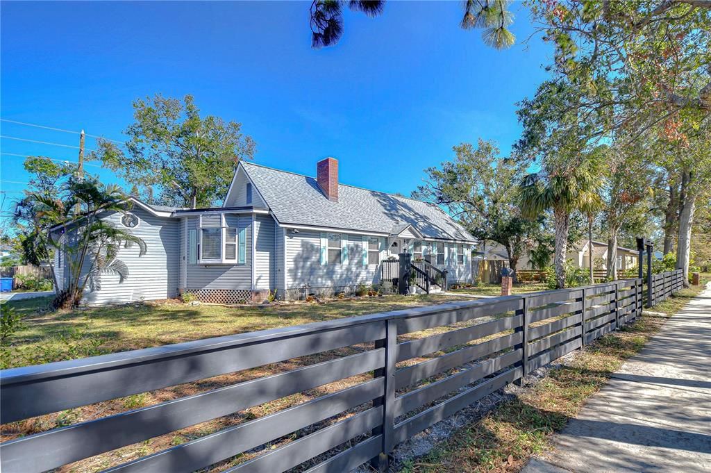 Active With Contract: $749,900 (3 beds, 2 baths, 2161 Square Feet)