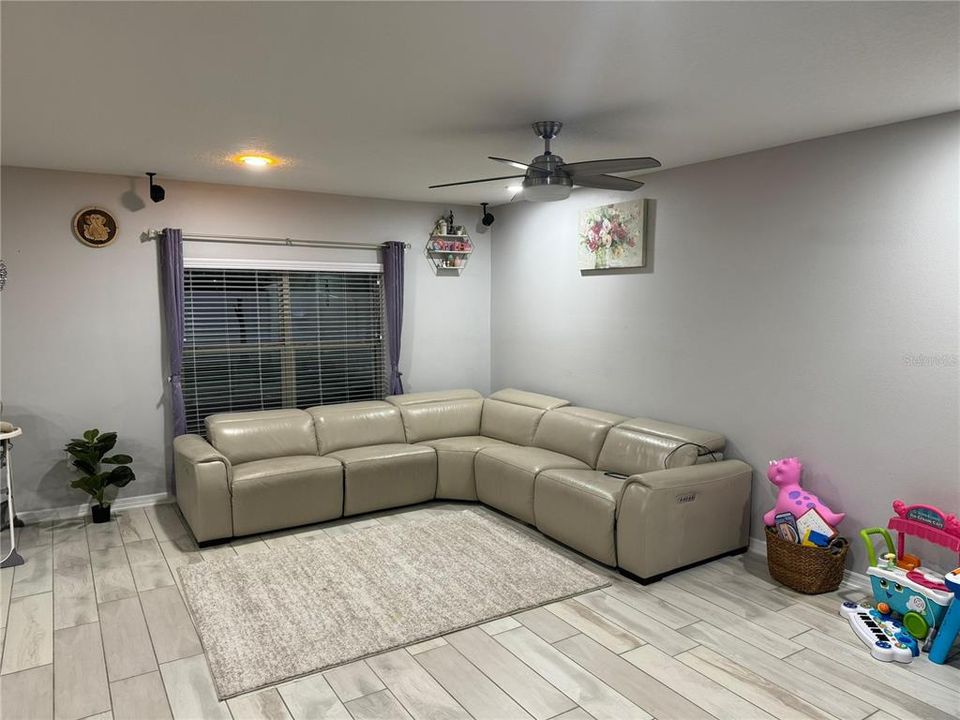 For Rent: $2,750 (3 beds, 3 baths, 2419 Square Feet)