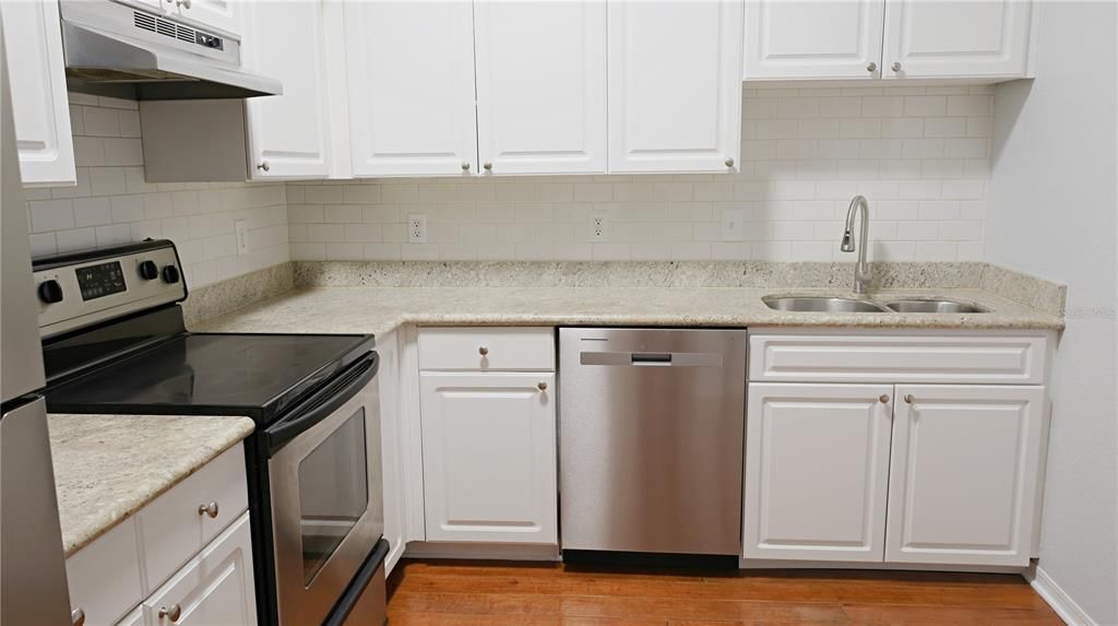 For Rent: $2,650 (2 beds, 2 baths, 1231 Square Feet)