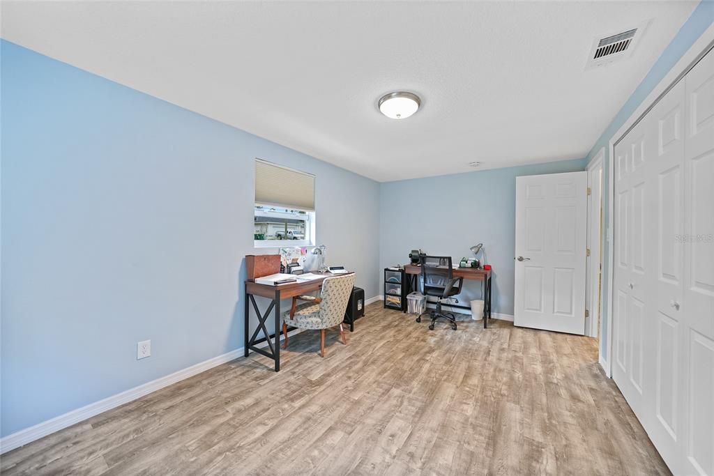 For Sale: $389,900 (3 beds, 2 baths, 1570 Square Feet)