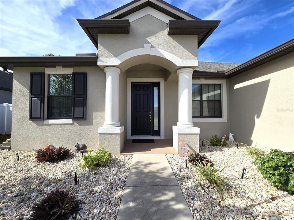 For Sale: $469,900 (3 beds, 3 baths, 2214 Square Feet)