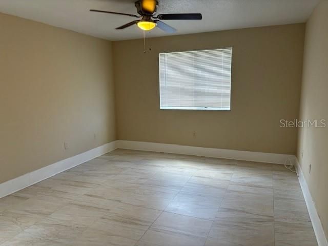 For Rent: $3,000 (4 beds, 2 baths, 2014 Square Feet)