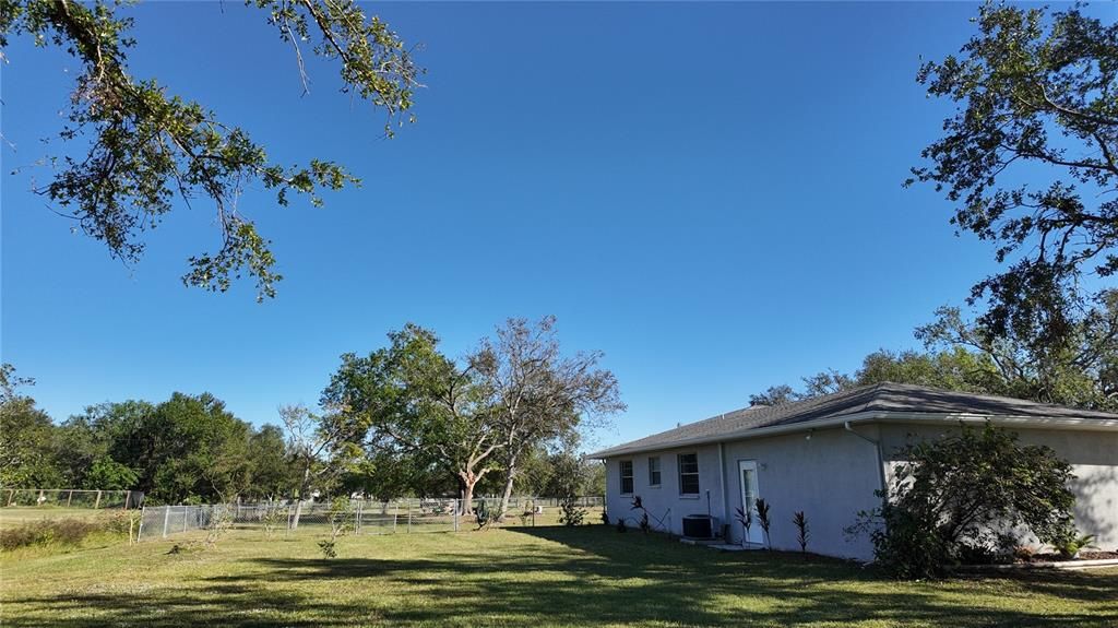 For Sale: $485,000 (3 beds, 2 baths, 1465 Square Feet)