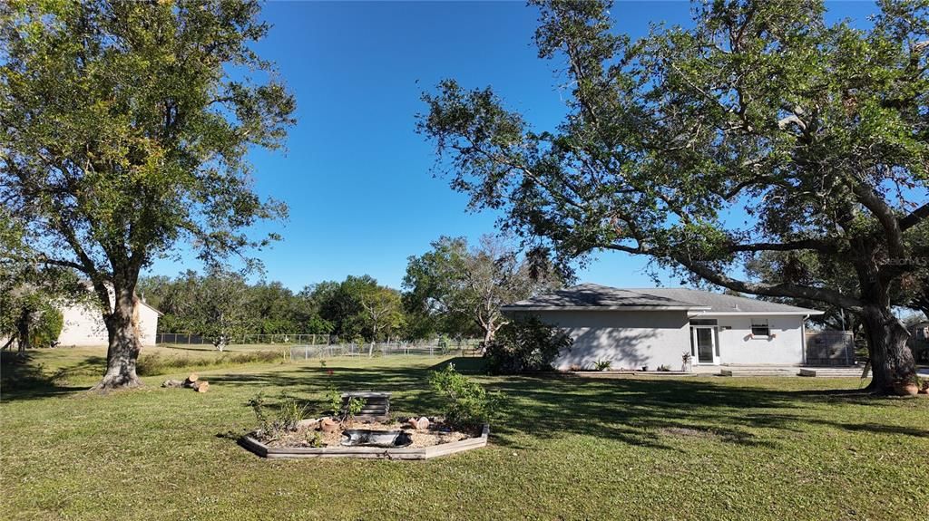 For Sale: $485,000 (3 beds, 2 baths, 1465 Square Feet)