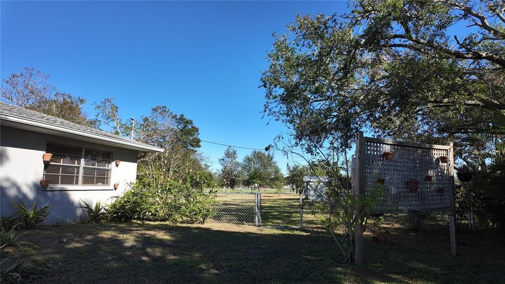 For Sale: $485,000 (3 beds, 2 baths, 1465 Square Feet)