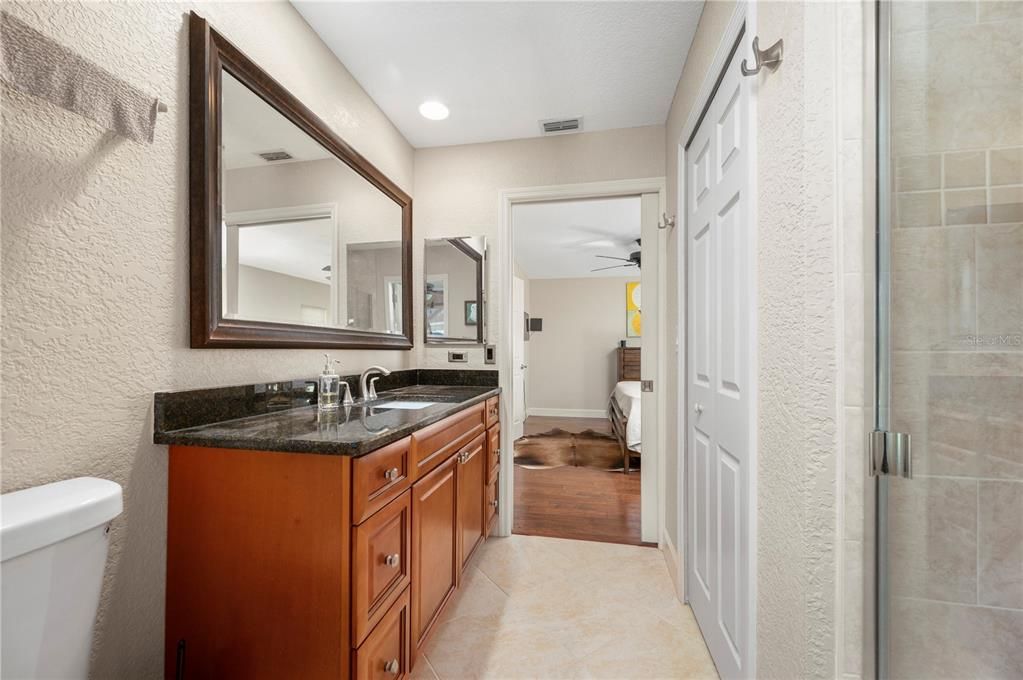 Master bath detail