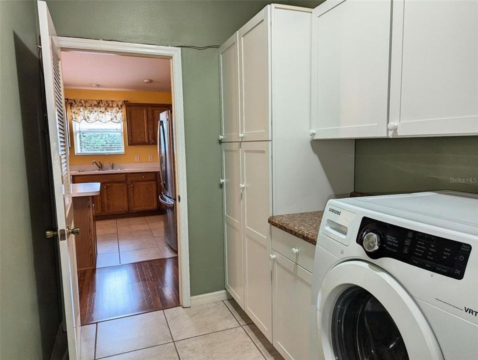 For Sale: $329,000 (3 beds, 2 baths, 1527 Square Feet)