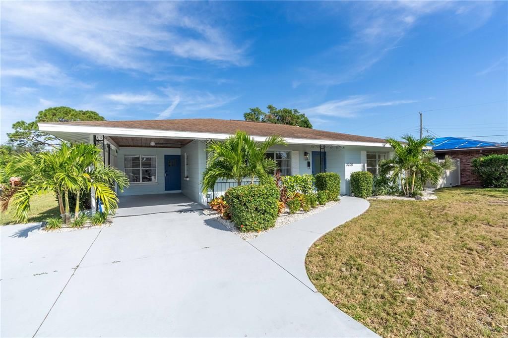 Active With Contract: $469,800 (4 beds, 2 baths, 2010 Square Feet)