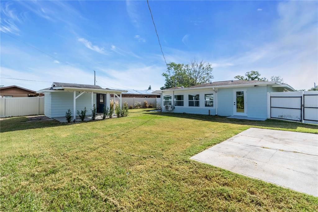 Active With Contract: $469,800 (4 beds, 2 baths, 2010 Square Feet)