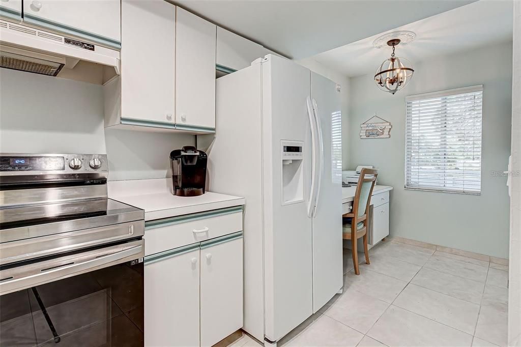 For Sale: $219,900 (2 beds, 2 baths, 1092 Square Feet)