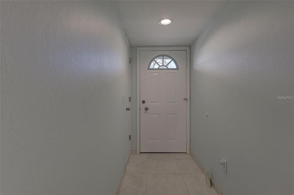 For Sale: $219,900 (2 beds, 2 baths, 1092 Square Feet)