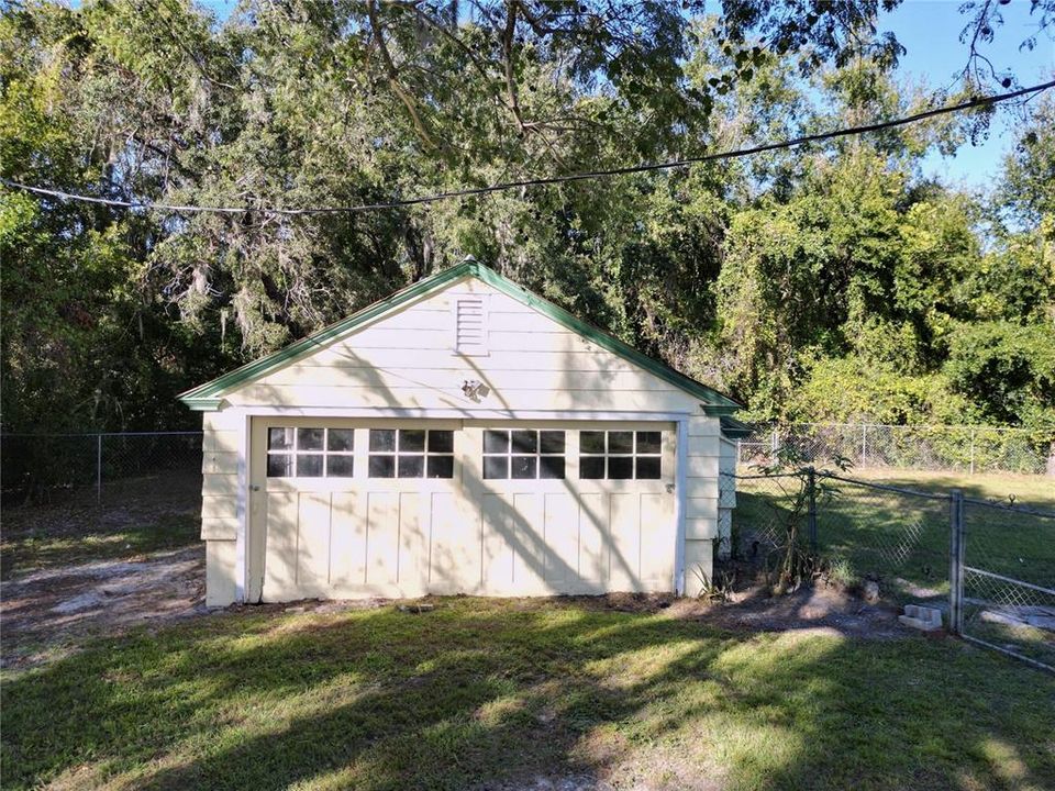 For Sale: $575,000 (3 beds, 2 baths, 2119 Square Feet)