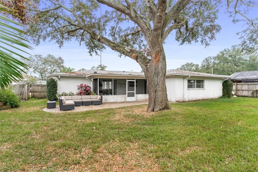 Active With Contract: $405,000 (3 beds, 2 baths, 1578 Square Feet)