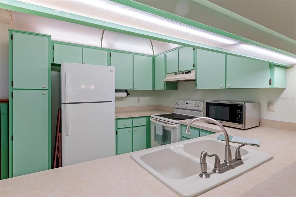 Kitchen with Lots of Cabinets