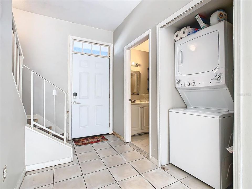 For Sale: $229,900 (2 beds, 2 baths, 1088 Square Feet)