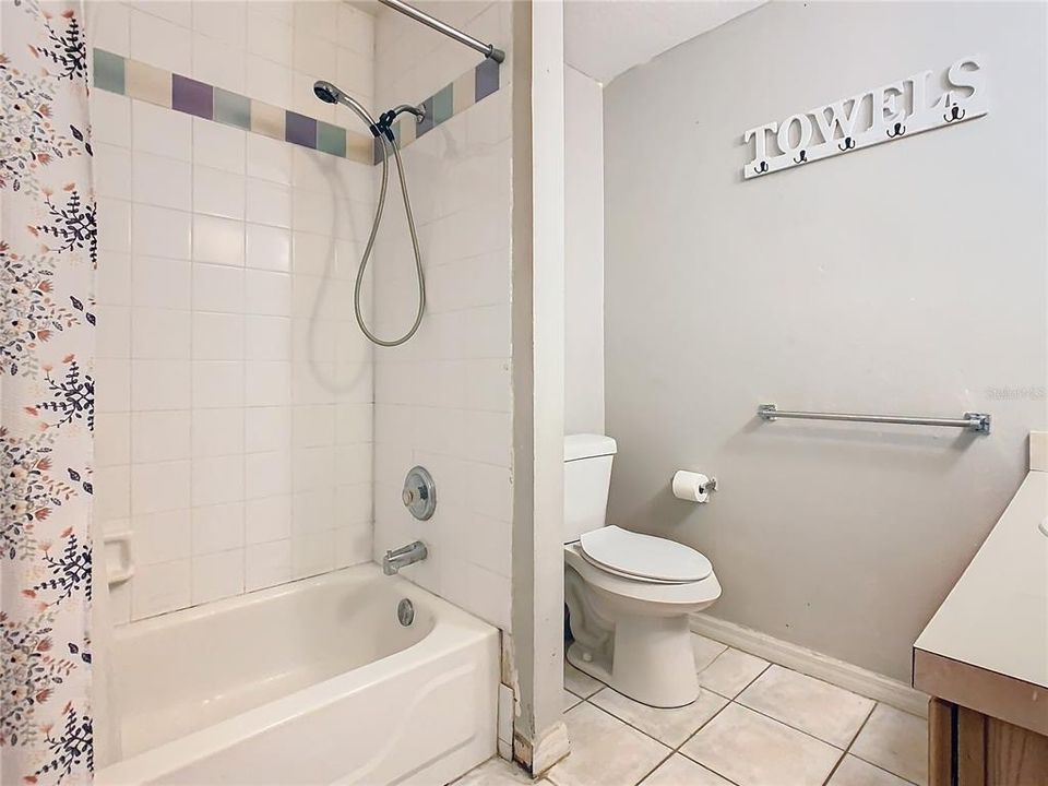 For Sale: $229,900 (2 beds, 2 baths, 1088 Square Feet)