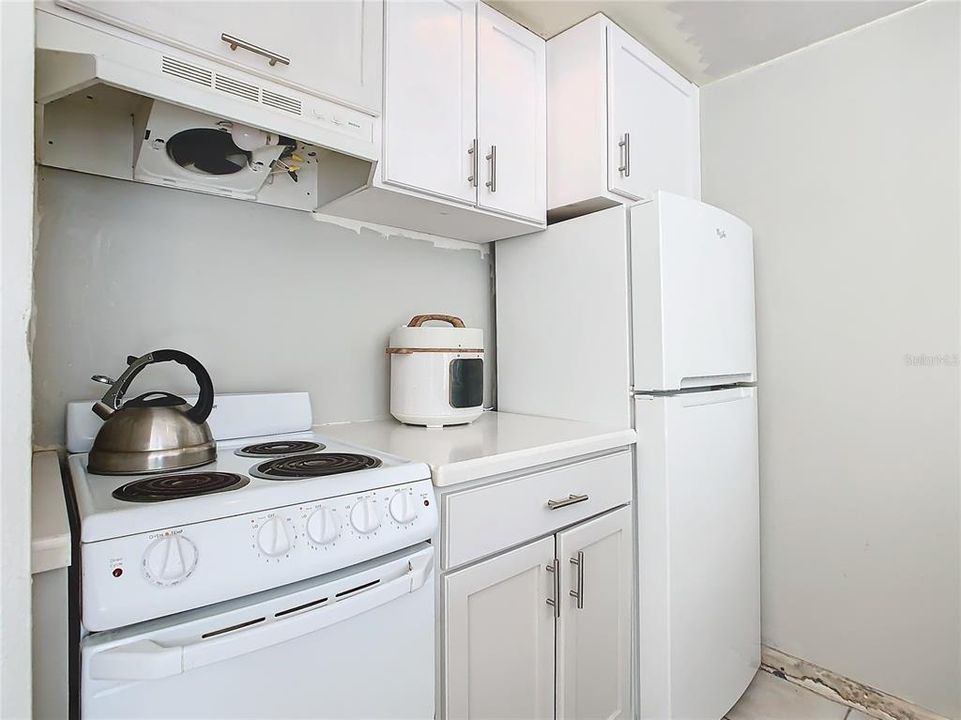 For Sale: $229,900 (2 beds, 2 baths, 1088 Square Feet)