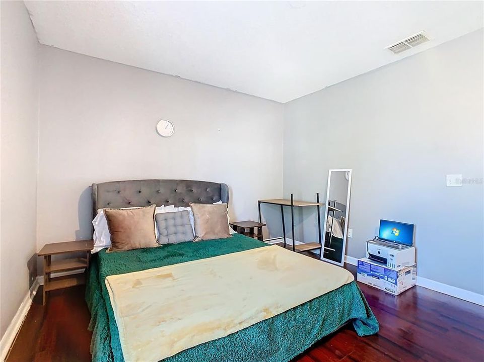 For Sale: $229,900 (2 beds, 2 baths, 1088 Square Feet)