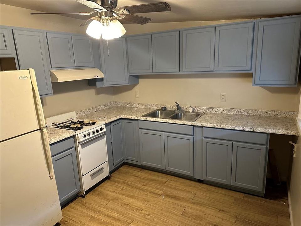 For Rent: $1,225 (2 beds, 1 baths, 648 Square Feet)