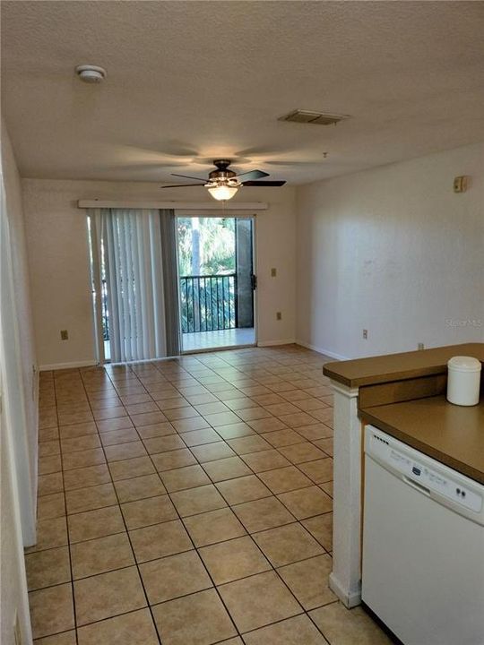 For Rent: $1,600 (2 beds, 2 baths, 1006 Square Feet)