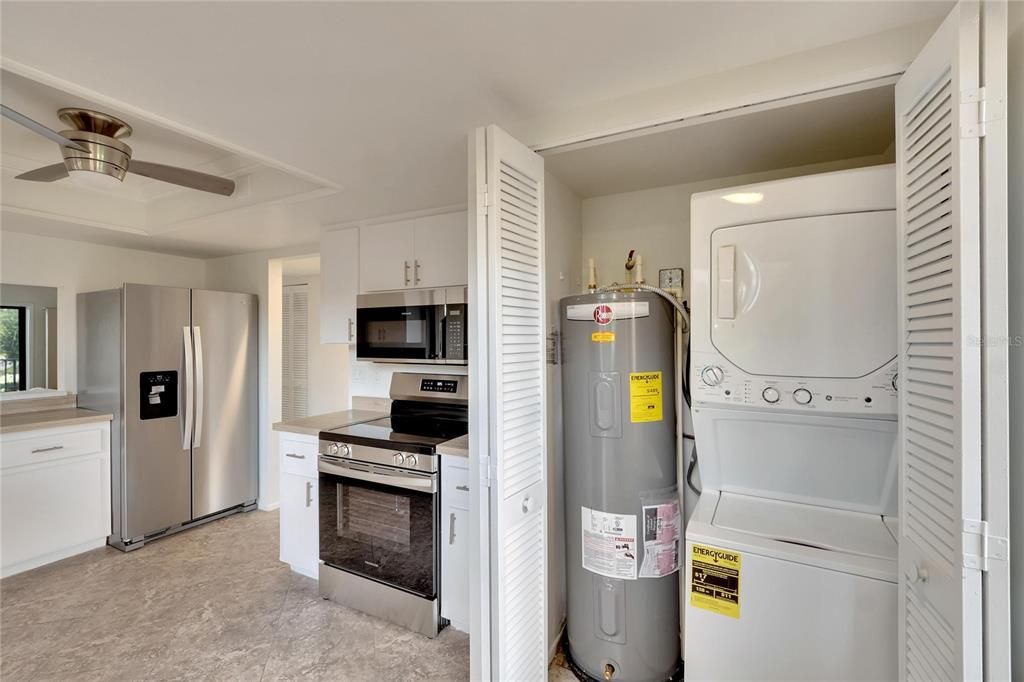 For Sale: $275,000 (2 beds, 2 baths, 1254 Square Feet)