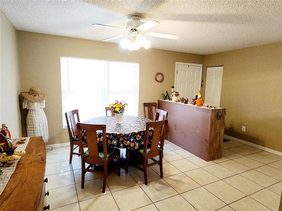 For Sale: $315,000 (4 beds, 1 baths, 1608 Square Feet)