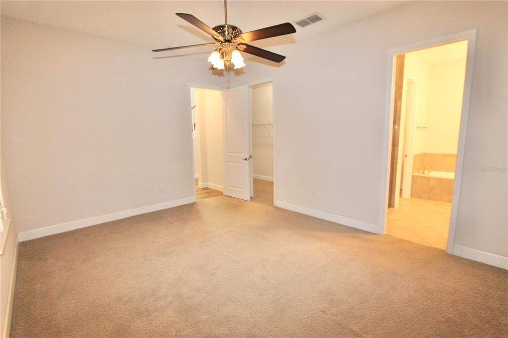 For Rent: $3,345 (3 beds, 2 baths, 1947 Square Feet)