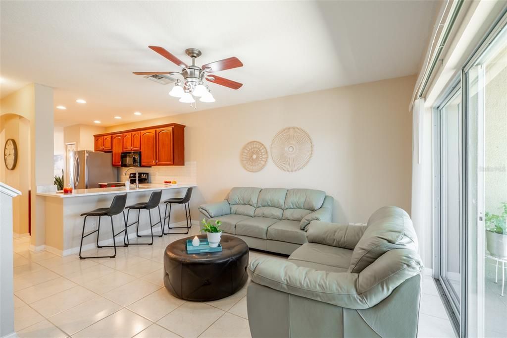 KITCHEN/FAMILY ROOM COMBO