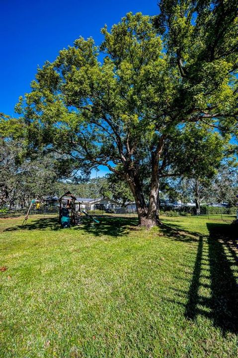 For Sale: $749,000 (3 beds, 2 baths, 2523 Square Feet)