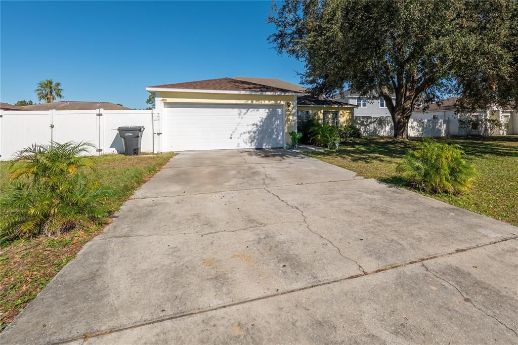 For Sale: $249,900 (3 beds, 2 baths, 1100 Square Feet)