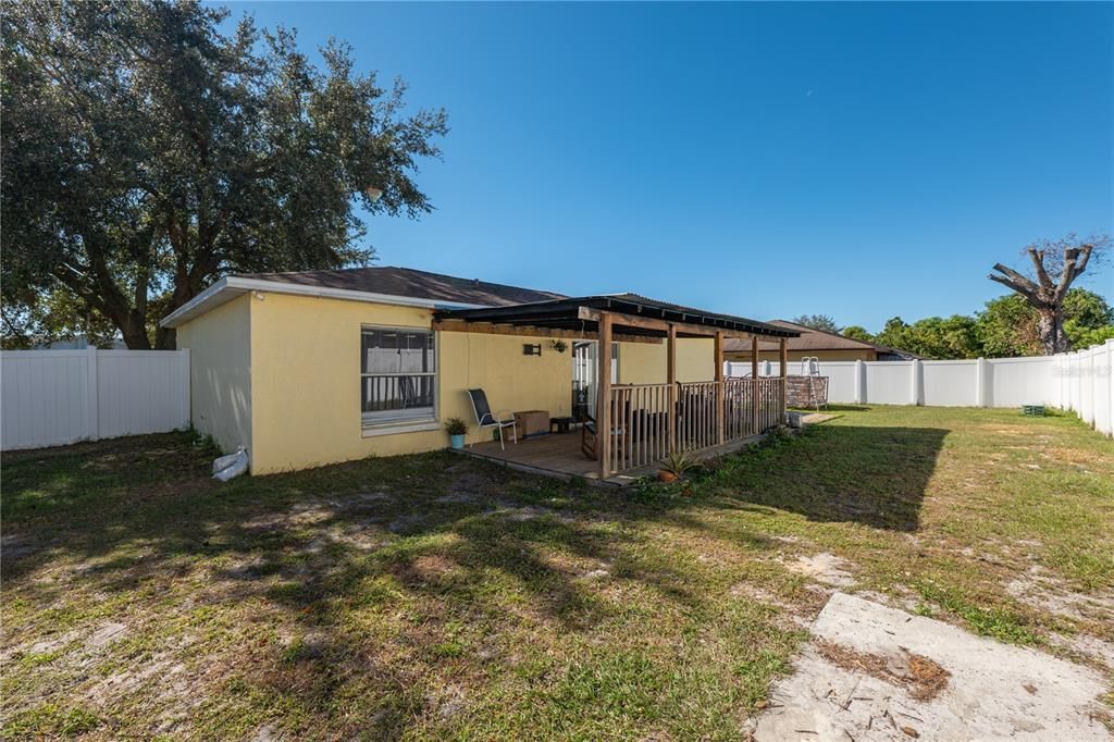 For Sale: $249,900 (3 beds, 2 baths, 1100 Square Feet)