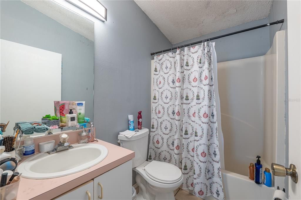 For Sale: $249,900 (3 beds, 2 baths, 1100 Square Feet)