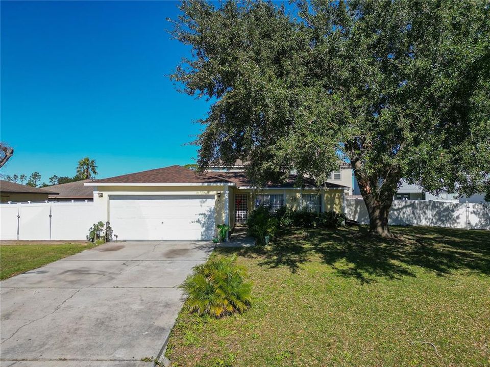 For Sale: $249,900 (3 beds, 2 baths, 1100 Square Feet)