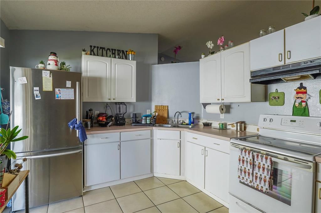 For Sale: $249,900 (3 beds, 2 baths, 1100 Square Feet)