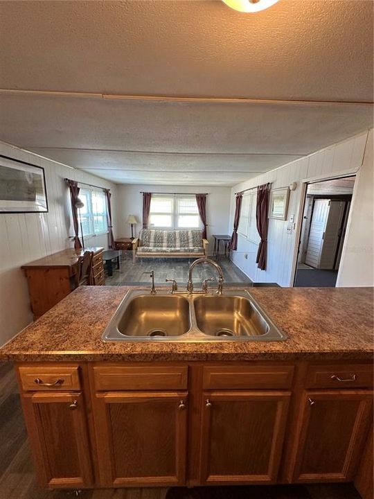 For Sale: $75,000 (2 beds, 1 baths, 624 Square Feet)