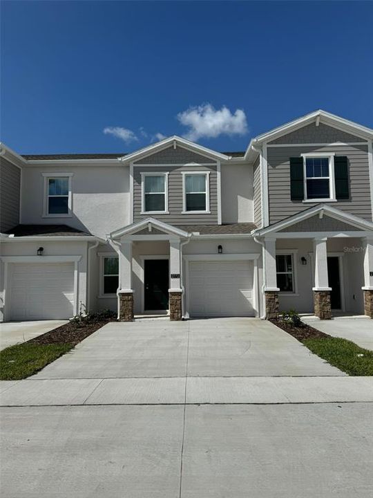 Recently Sold: $300,999 (3 beds, 2 baths, 1689 Square Feet)