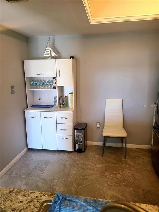 For Sale: $370,000 (1 beds, 1 baths, 790 Square Feet)