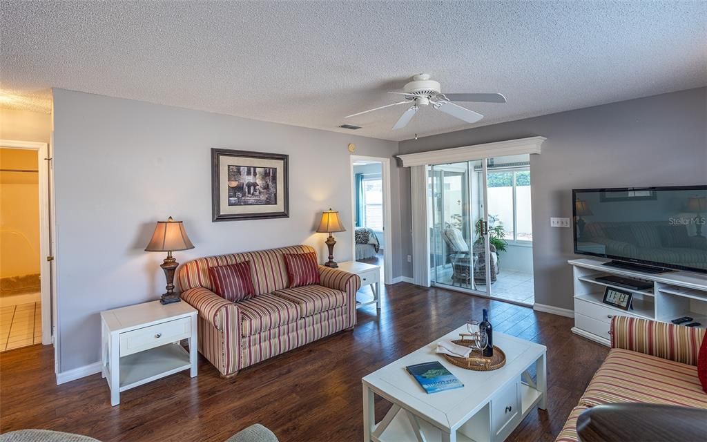 living room  into lanai