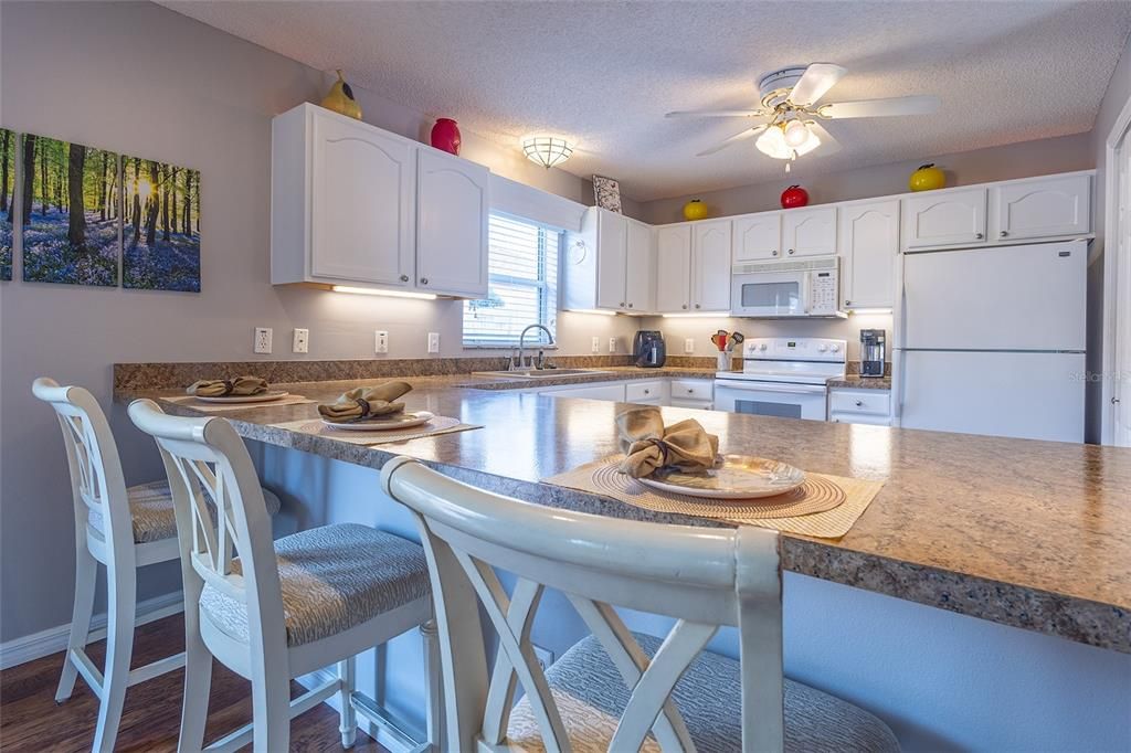 breakfast bar seating - into kitchen