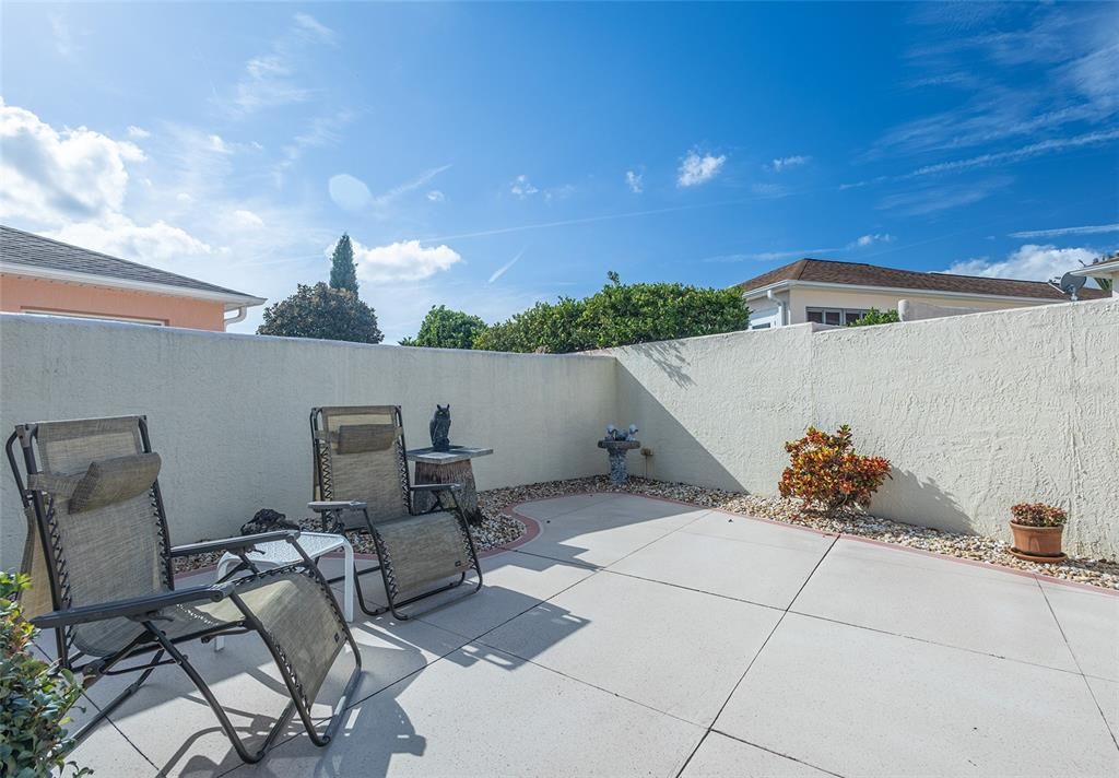 low maintenance open patio- rear courtyard